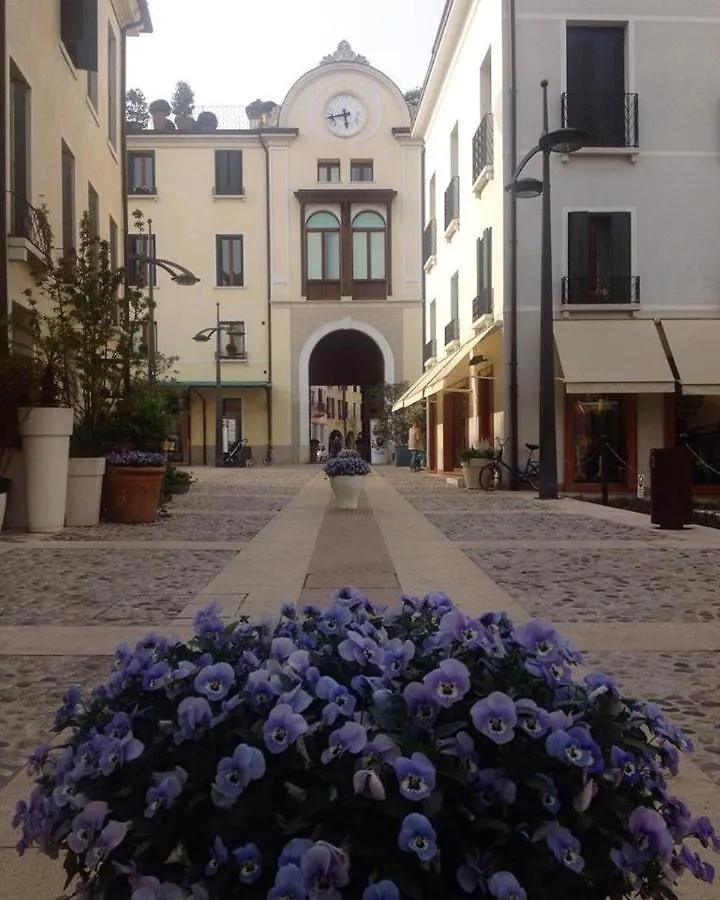 Suite Latina - San Leonardo Treviso 0*,  Włochy