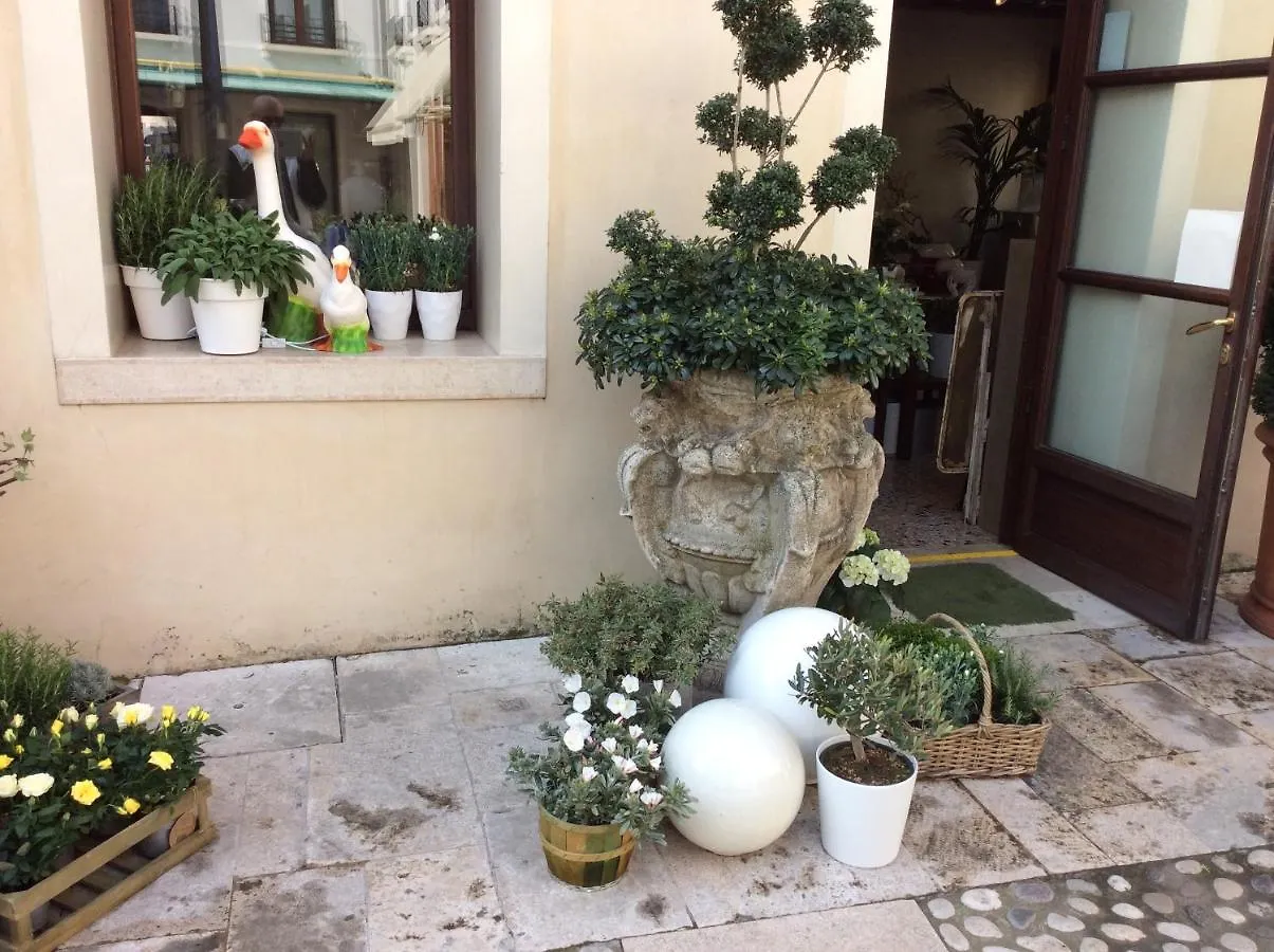 Suite Latina - San Leonardo Treviso Apartament