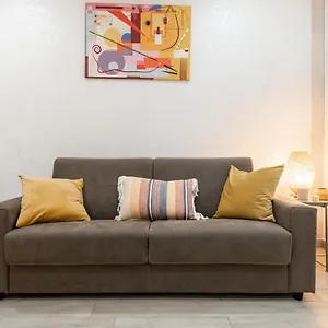 Yhellow Comfy , Bari Włochy