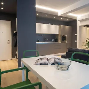 Br Train Station Apartment